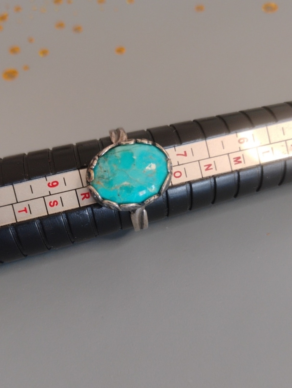 Top grade Kingman Turquoise set on silver crown ring - Picture 9 of 9
